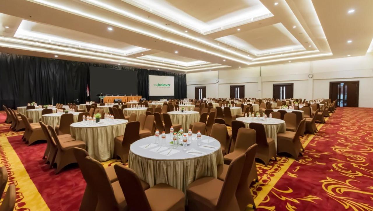Ascent Premiere Hotel&Convention Malang Exterior foto