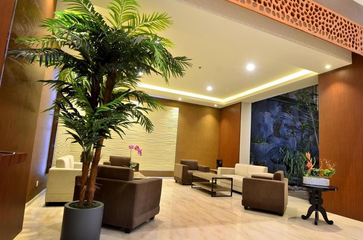 Ascent Premiere Hotel&Convention Malang Exterior foto